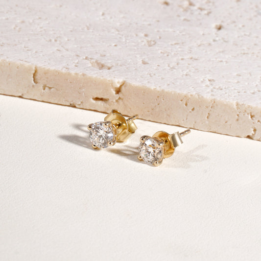 Round Diamond Stud Earrings in 9K Yellow Gold