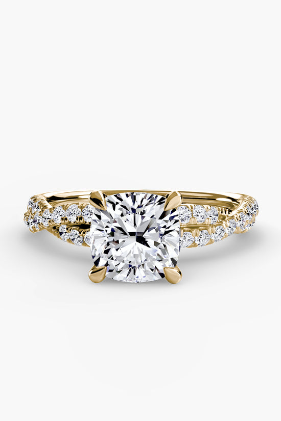 The Twisted Pavé Solitaire