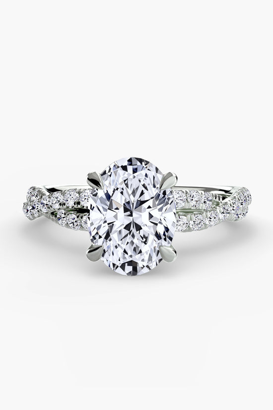 The Twisted Pavé Solitaire