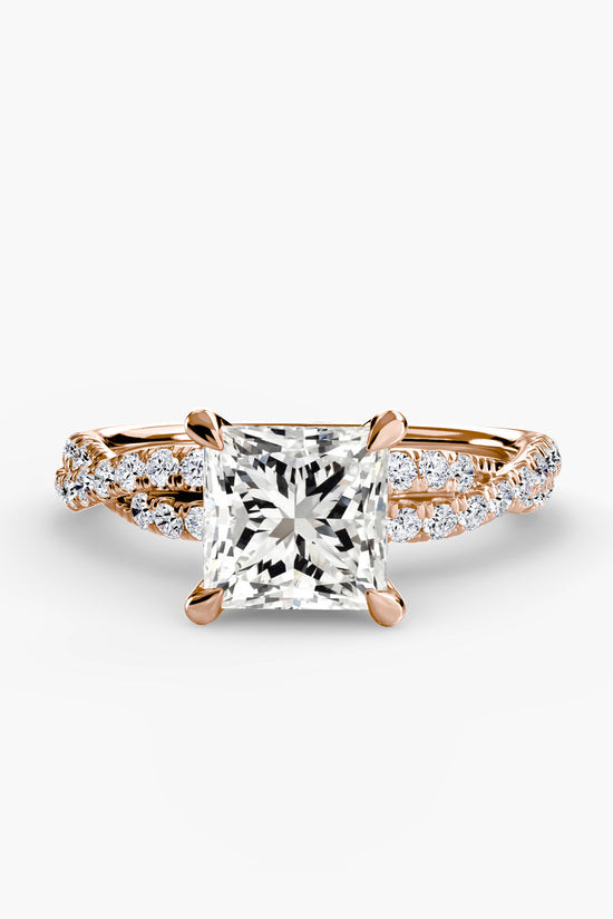 The Twisted Pavé Solitaire