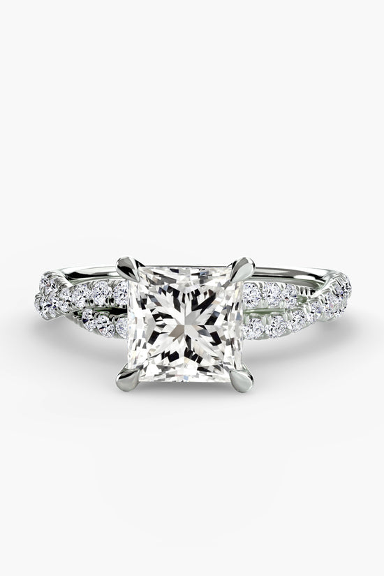 The Twisted Pavé Solitaire